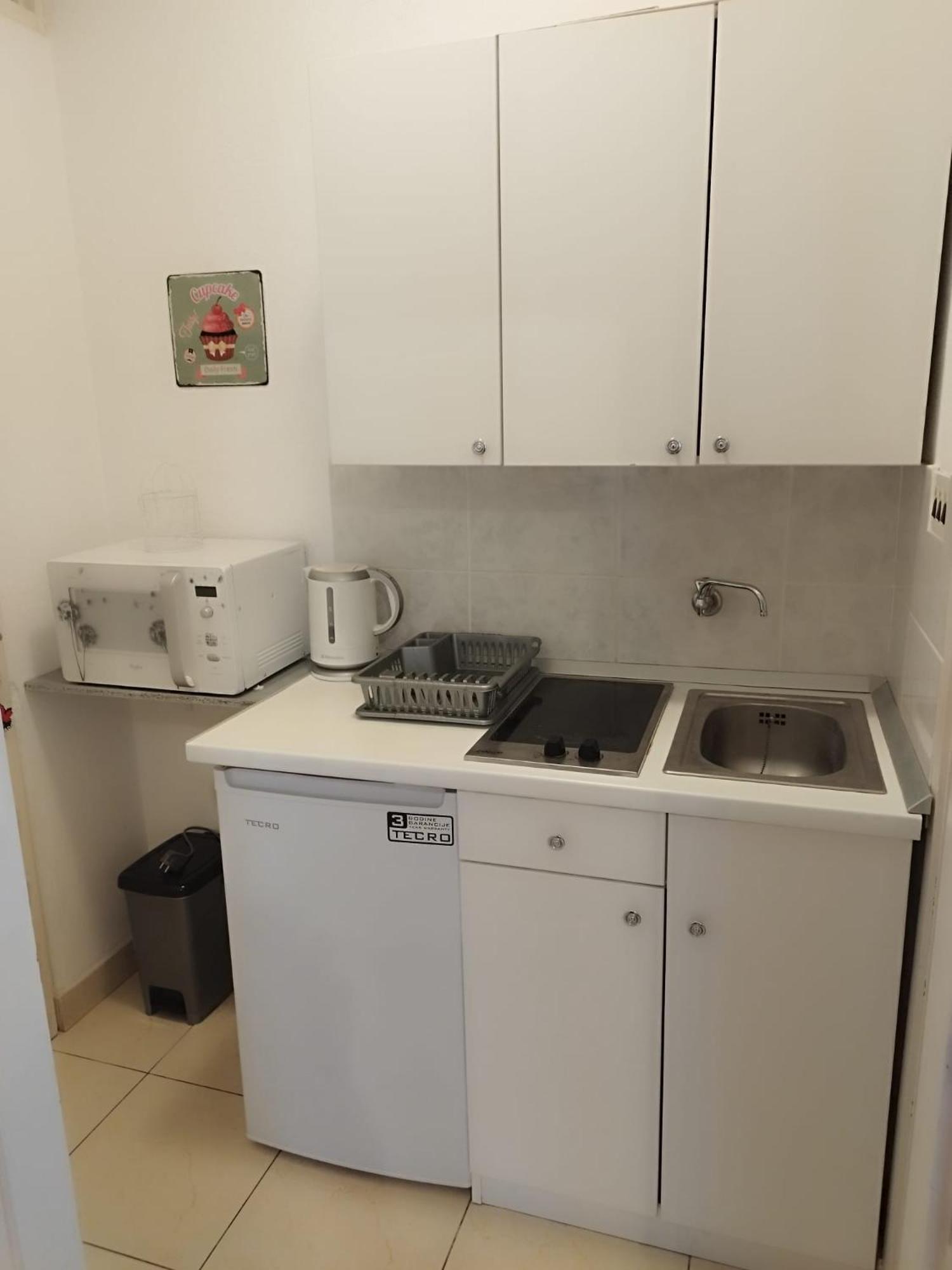 8 Apartment *