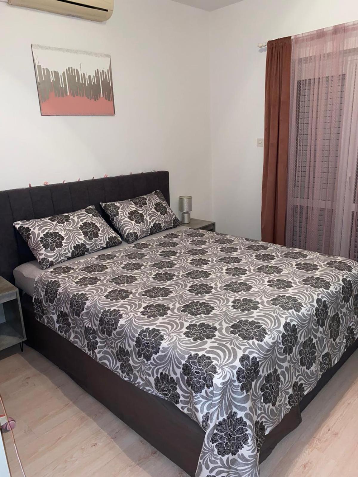 8 Apartment *