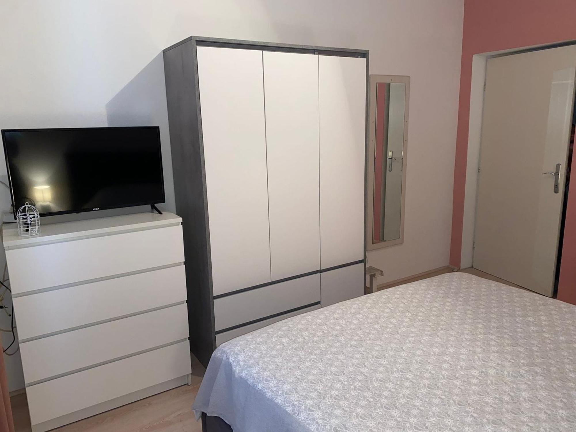8 Makarska