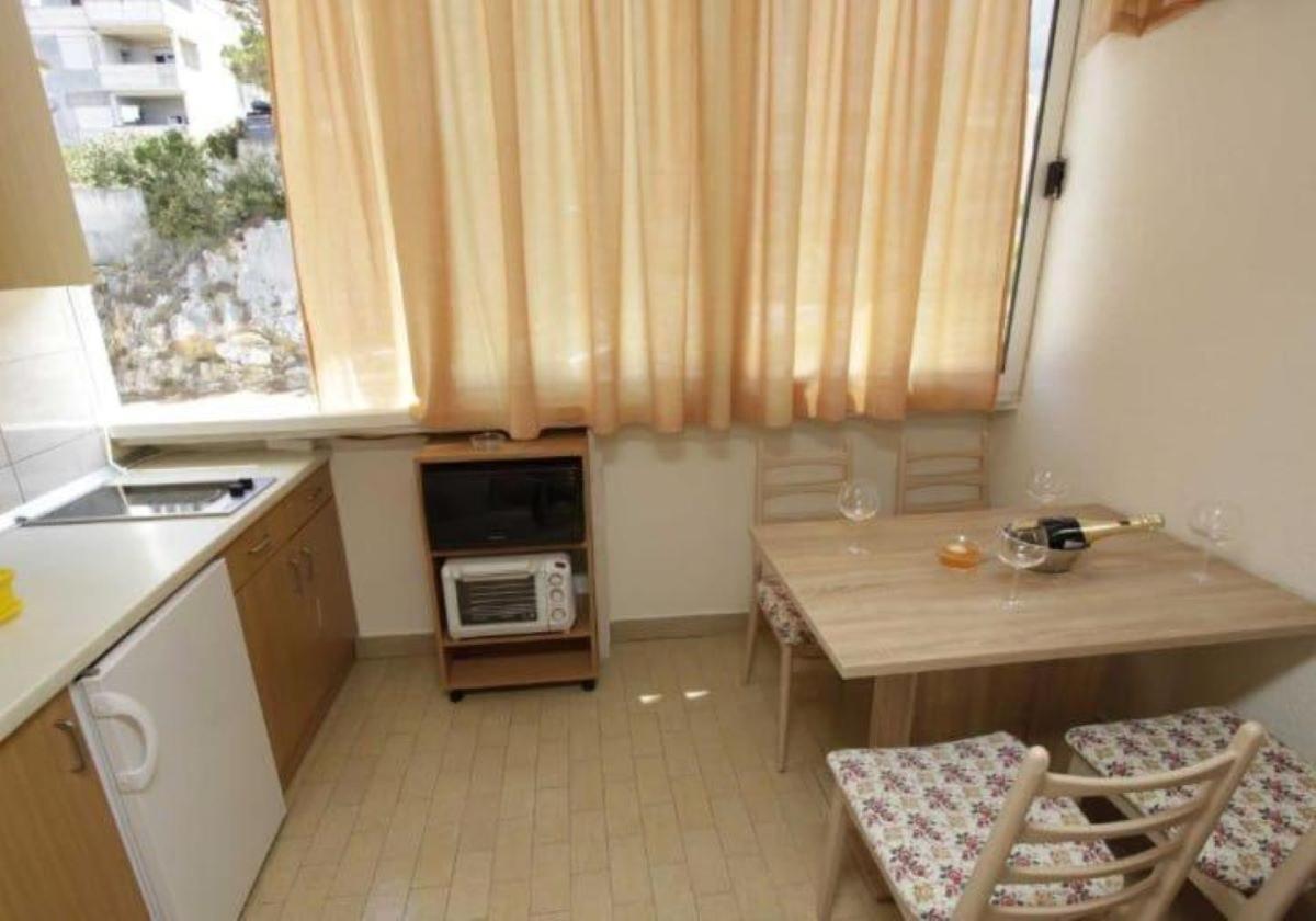 8 * Makarska