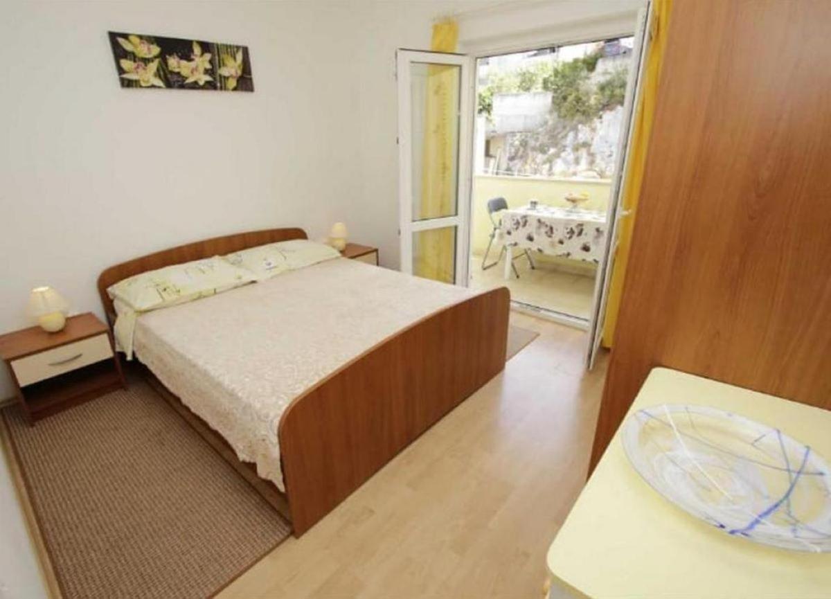 Apartment 8 *
