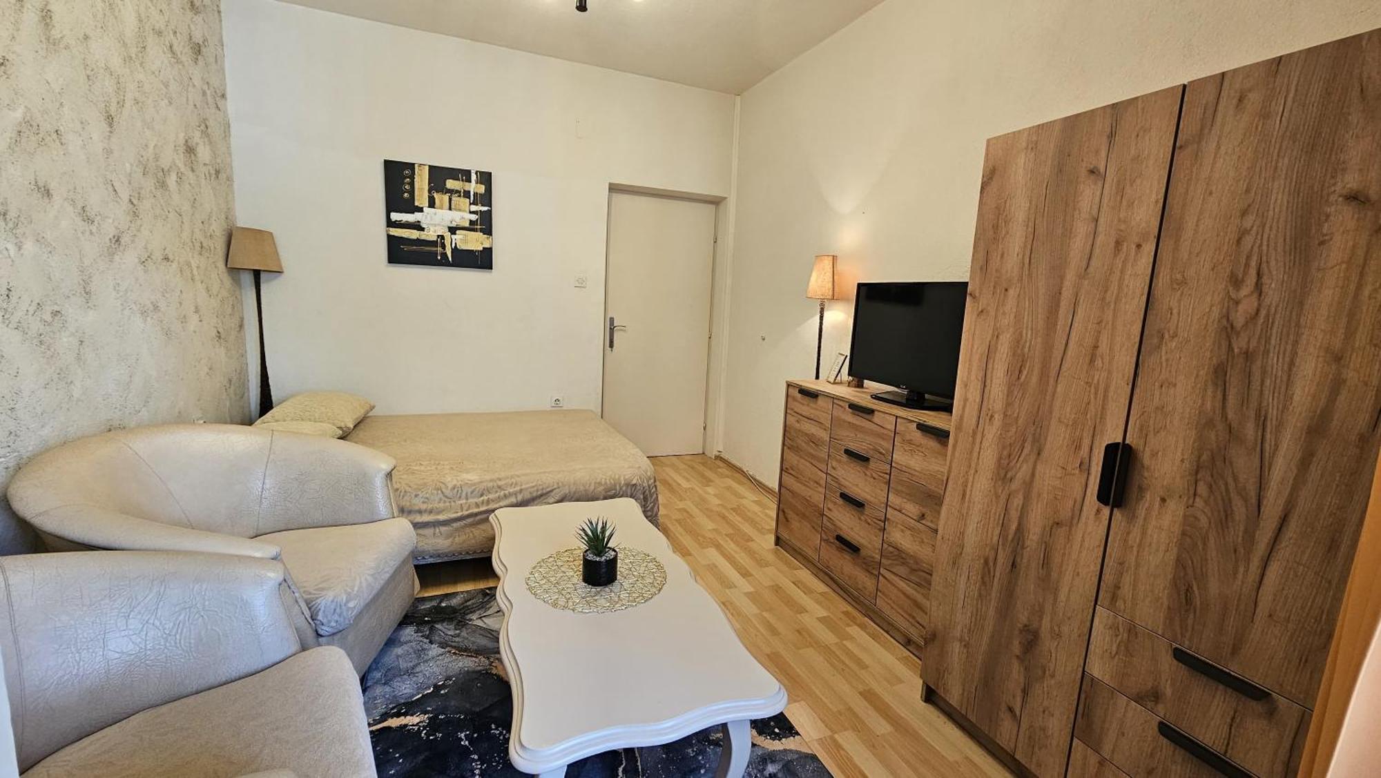 Apartmán 8 *